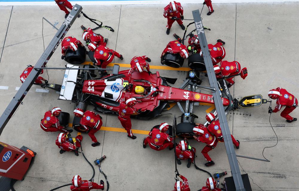 C罗中场休息时对裁判表达不满，讽刺道：你吹得太好了