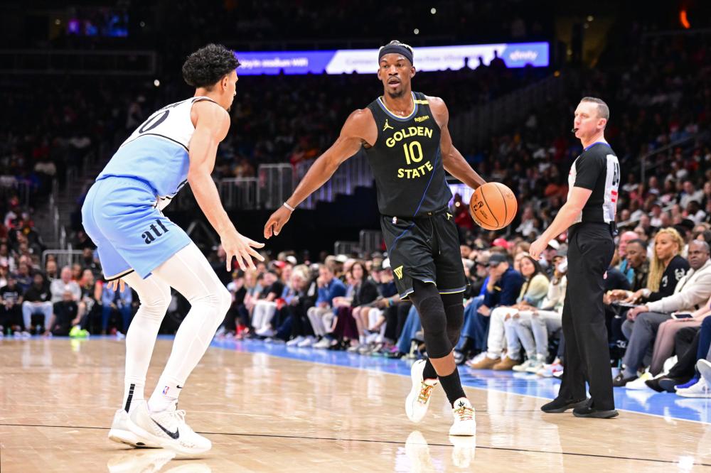 拜仁高层：南看台球迷燃放烟花破坏环境，欧足联肯定会做出处罚