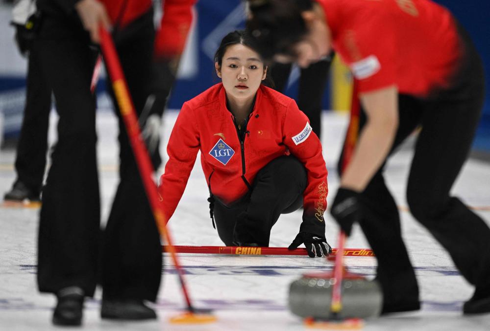 塞尔塔主帅：不满球队多打一人的表现，伯纳乌取胜有运气成分